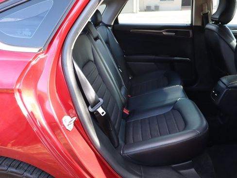 Used 2017 Ford Fusion SE w/ Equipment Group 201A image 21