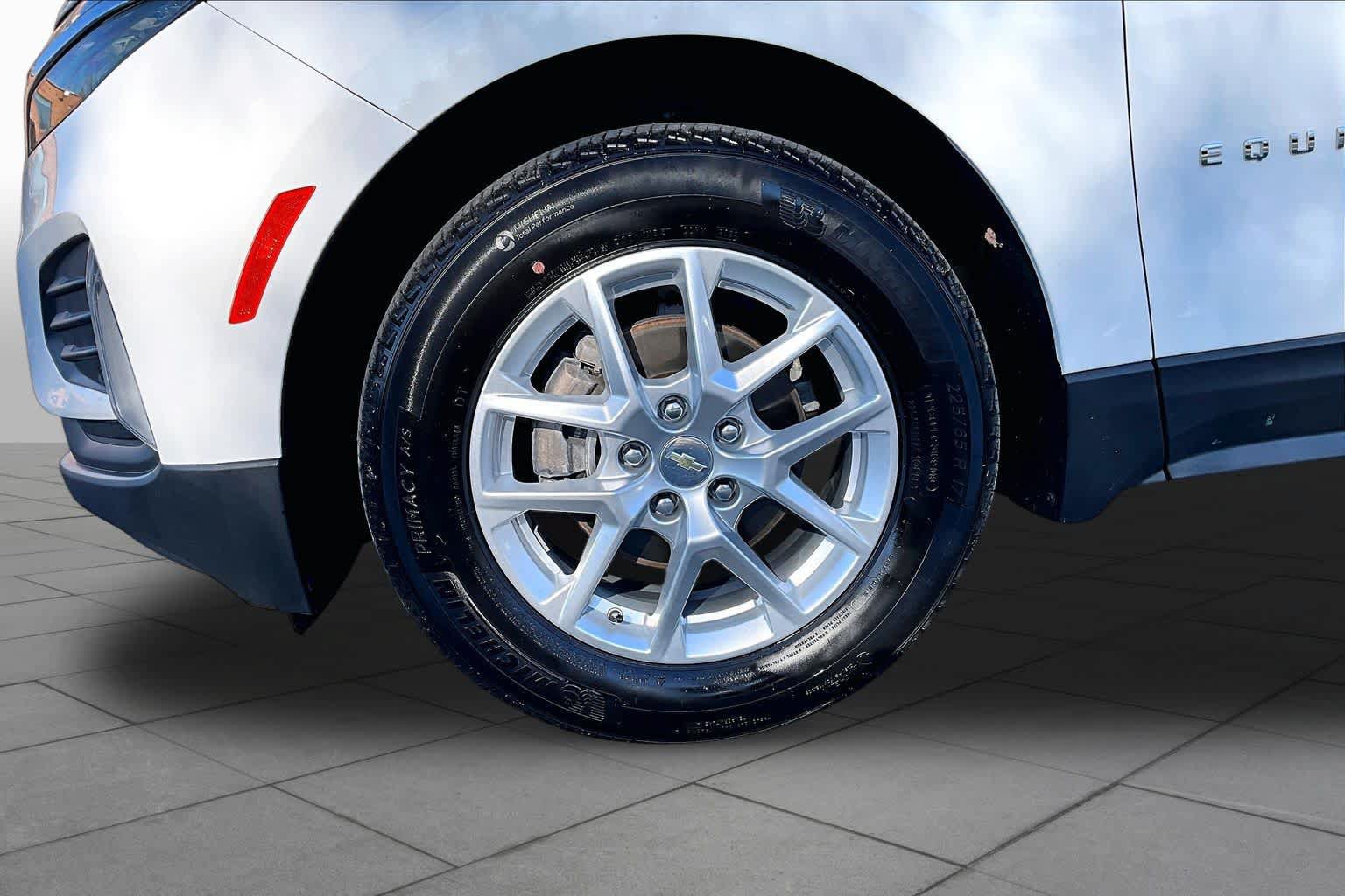 Used 2022 Chevrolet Equinox LT FWD image 11
