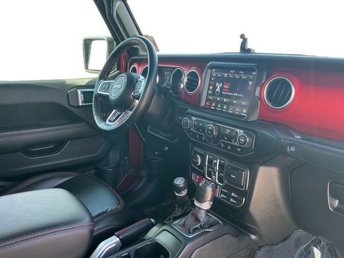 Used 2021 Jeep Gladiator Rubicon AWD/4WD image 17