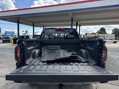 Used 2018 GMC Sierra 1500 SLT w/ SLT Premium Package AWD/4WD image 9