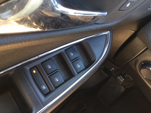 Used 2017 Chevrolet Cruze LT w/ Convenience Package FWD image 38