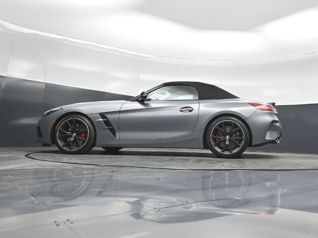 Used 2025 BMW Z4 M40i w/ Edition RWD image 8