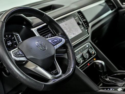 Certified 2023 Volkswagen Atlas SEL Premium image 16