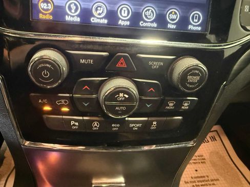 Certified 2019 Jeep Grand Cherokee Laredo AWD/4WD image 35