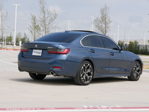 Certified 2025 BMW 330i Sedan w/ Premium Package RWD image 9
