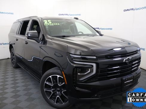 Used 2025 Chevrolet Suburban RST w/ Comfort Package AWD/4WD image 2