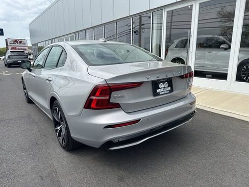 Used 2024 Volvo S60 B5 Core image 3