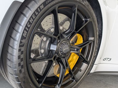 Used 2023 Porsche 911 GT3 RWD image 15