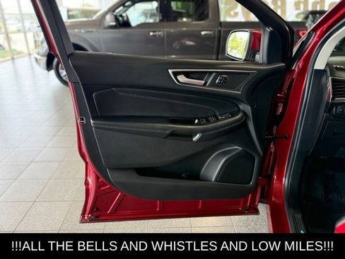 Used 2017 Ford Edge Titanium w/ Equipment Group 301A AWD/4WD image 22
