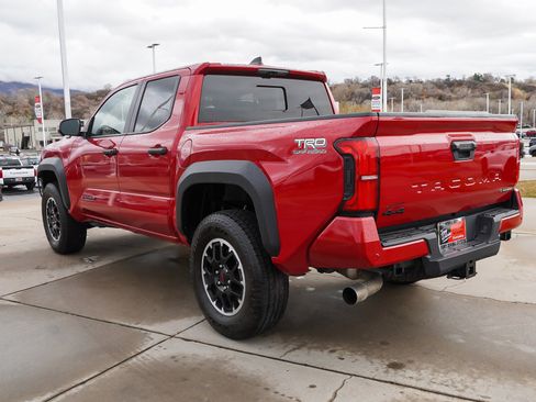 Used 2025 Toyota Tacoma TRD Off-Road image 6
