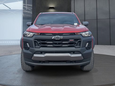 Used 2025 Chevrolet Colorado Trail Boss image 9