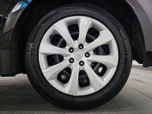 Used 2023 Toyota Corolla LE FWD image 23