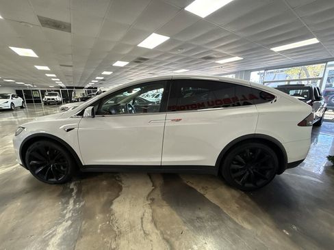 Used 2016 Tesla Model X 75D image 5