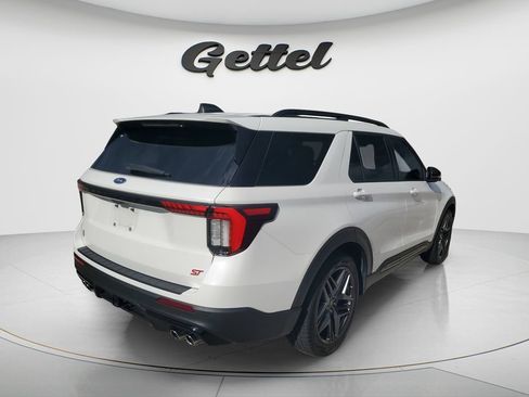 Used 2025 Ford Explorer ST AWD/4WD image 4