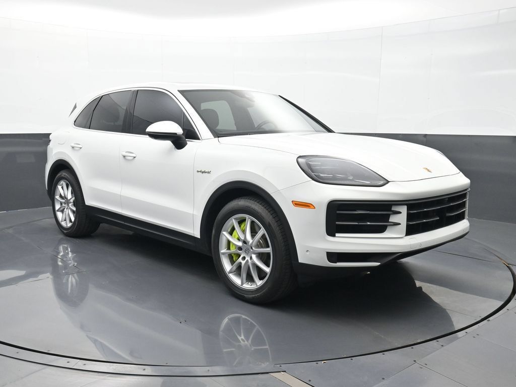 Certified 2024 Porsche Cayenne AWD/4WD image 24