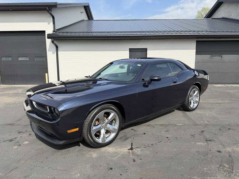 Used 2012 Dodge Challenger R/T RWD image 3