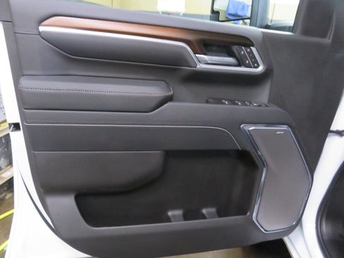 New 2026 GMC Sierra 2500 Denali w/ Denali Reserve Package AWD/4WD image 16