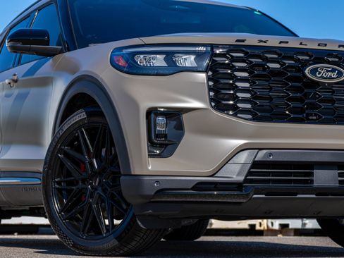 New 2026 Ford Explorer ST w/ Sun And Sound Package image 18