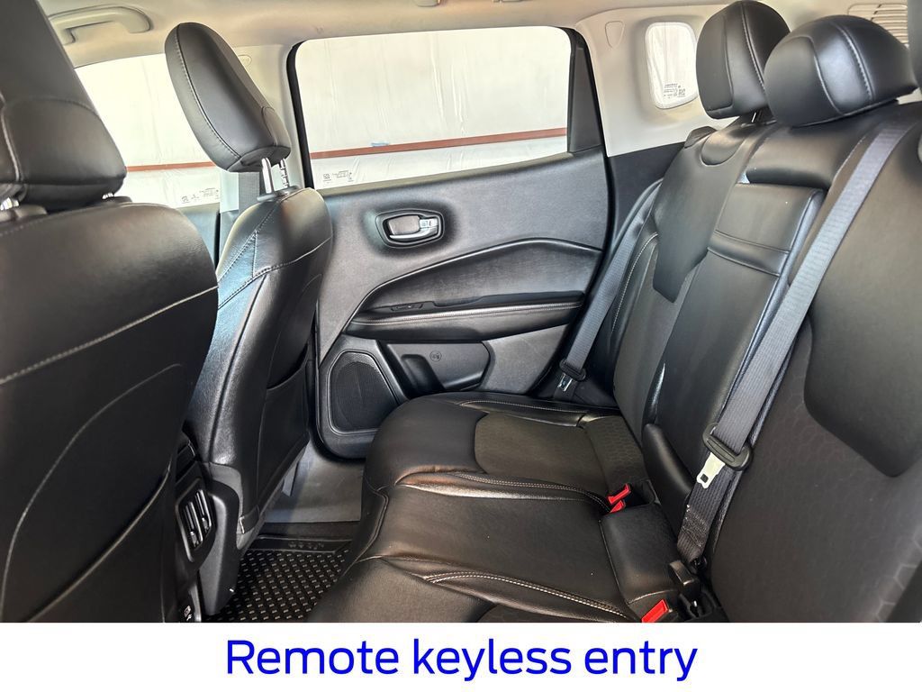 Used 2018 Jeep Compass Latitude w/ Popular Equipment Group AWD/4WD image 40