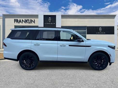 New 2027 Lincoln Navigator Reserve w/ Jet Appearance Package AWD/4WD image 8