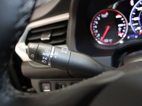 Used 2023 GMC Acadia SLT w/ Elevation Edition image 37