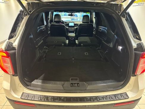 Used 2020 Ford Explorer XLT w/ Equipment Group 202A AWD/4WD image 26