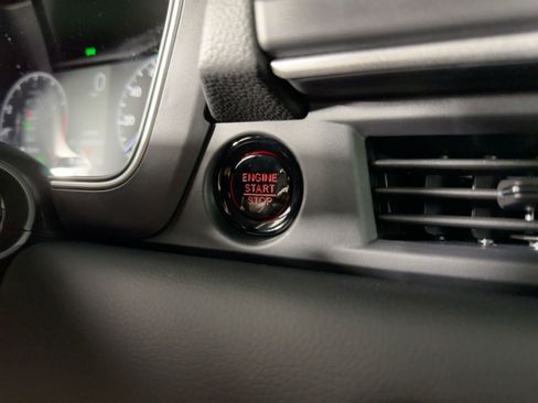 New 2025 Honda Pilot EX-L image 24