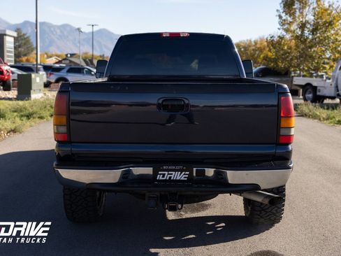 Used 2007 GMC Sierra 3500 SLT w/ Skid Plate Package image 11