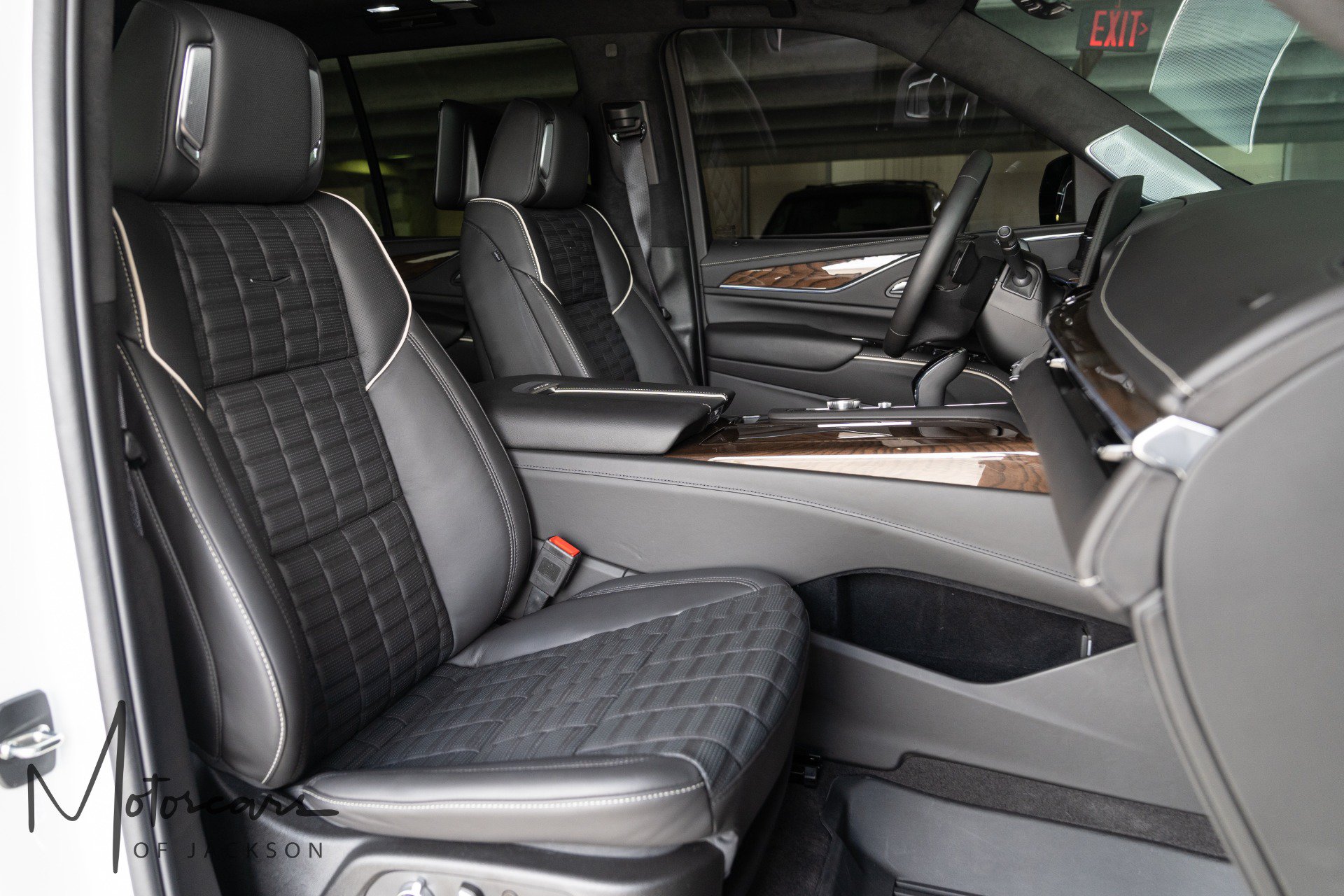 Used 2024 Cadillac Escalade Sport Platinum AWD/4WD image 25