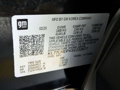 Used 2025 Chevrolet Trax LT w/ LT Convenience Package FWD image 32