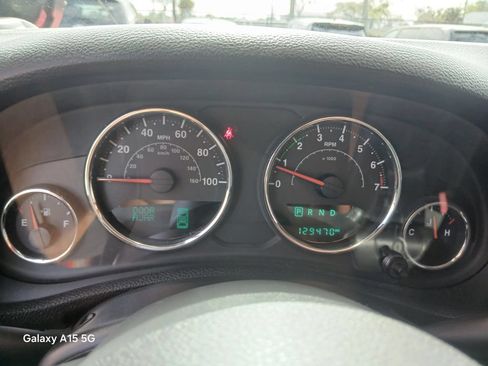 Used 2015 Jeep Wrangler Unlimited Sahara w/ Connectivity Group AWD/4WD image 29