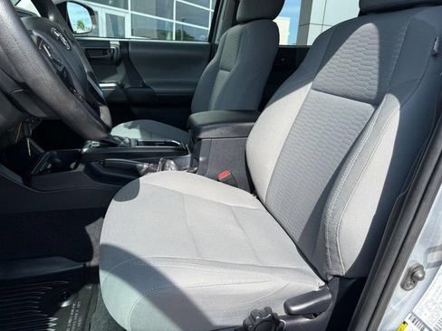 Used 2019 Toyota Tacoma SR AWD/4WD image 16