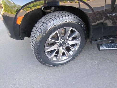 Used 2021 Chevrolet Tahoe Z71 w/ Luxury Package image 35