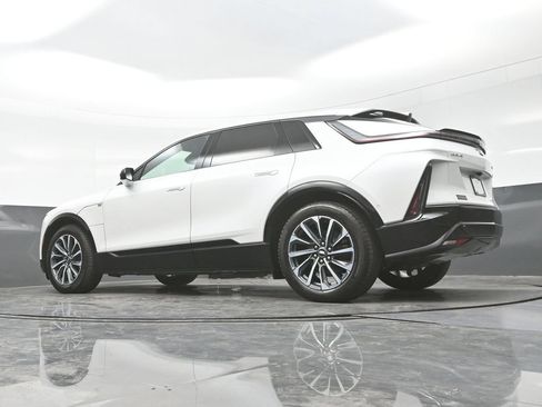 Certified 2024 Cadillac Lyriq Sport AWD/4WD image 29
