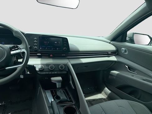 Used 2024 Hyundai Elantra SE FWD image 22