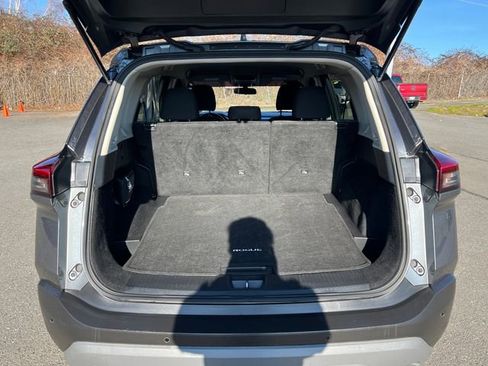 Used 2021 Nissan Rogue SV image 12