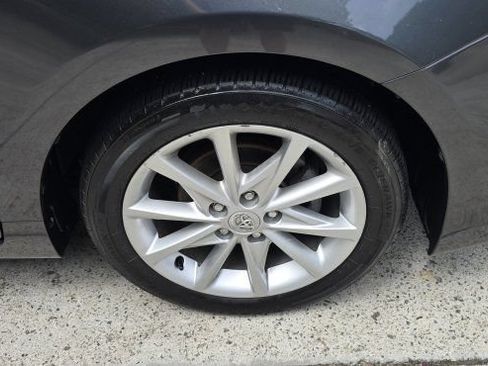 Used 2013 Toyota Prius V Five FWD image 14