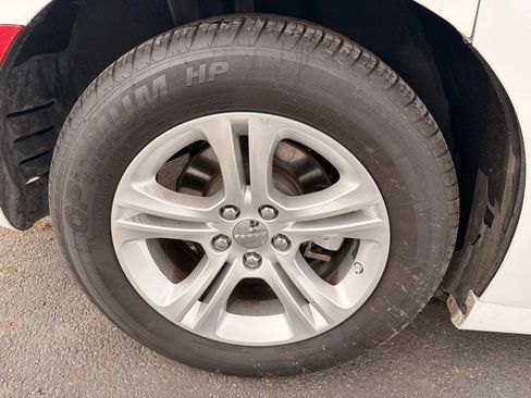 Used 2022 Dodge Charger SXT image 40