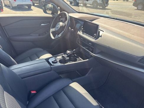 Used 2023 Nissan Rogue SV w/ SV Premium B Package AWD/4WD image 12