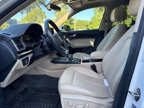 Used 2019 Audi Q5 2.0T Premium Plus w/ Premium Plus Package AWD/4WD image 12