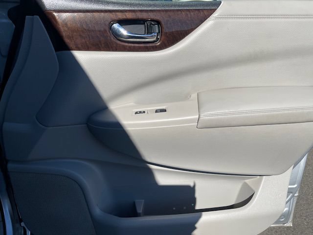 Used 2014 Nissan Quest SV w/ Value Cargo Package FWD image 18