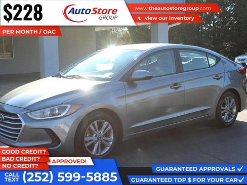 Used 2017 Hyundai Elantra SE image 2