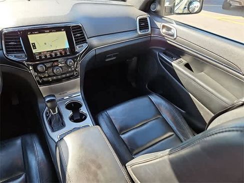 Used 2019 Jeep Grand Cherokee Limited image 12