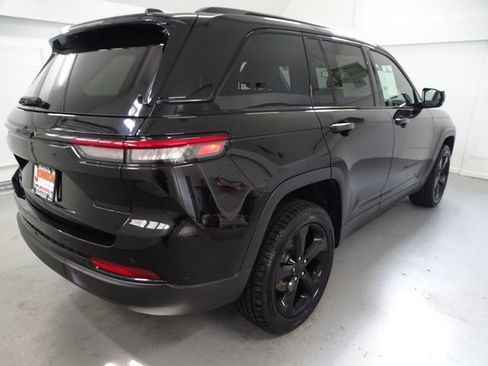 Certified 2023 Jeep Grand Cherokee Altitude AWD/4WD image 21