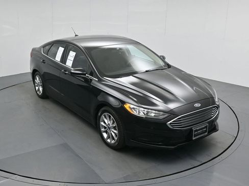 Certified 2017 Ford Fusion SE image 37