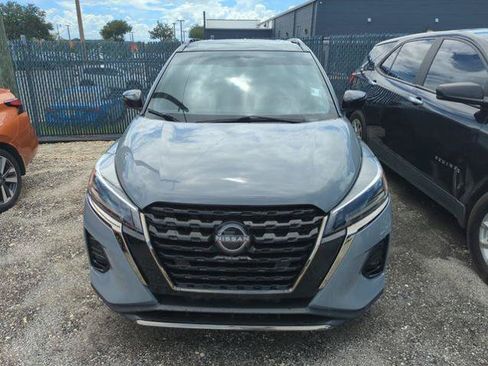 Certified 2024 Nissan Kicks SR FWD image 3
