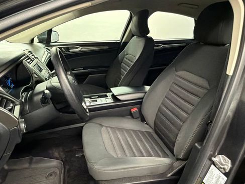Certified 2017 Ford Fusion SE FWD image 25