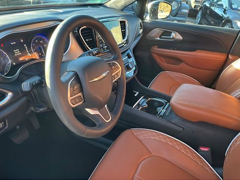 Used 2024 Chrysler Pacifica Pinnacle image 27