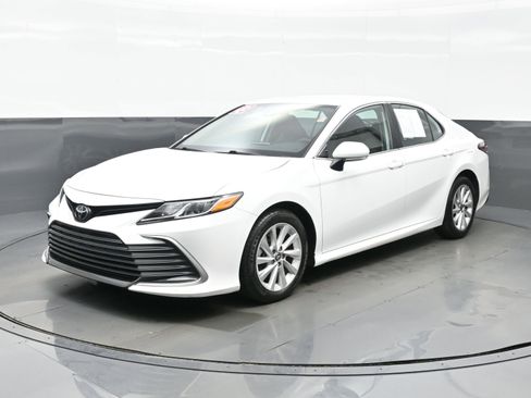 Used 2023 Toyota Camry LE FWD image 2