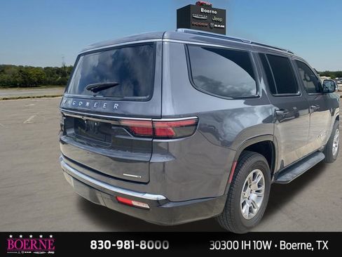 Used 2022 Jeep Wagoneer Series I RWD image 6